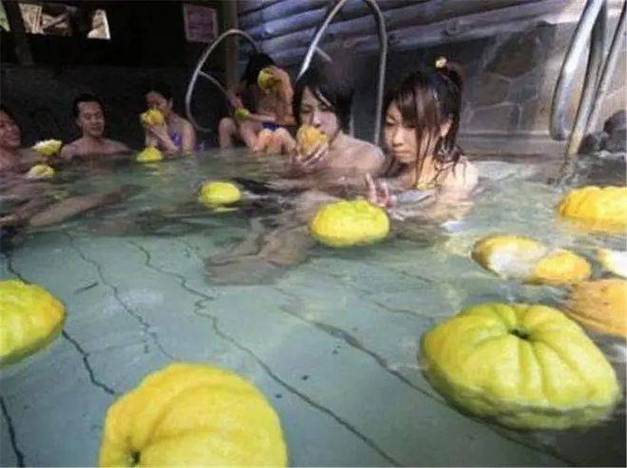 美艳人妻嗯嗯好大的相关介绍