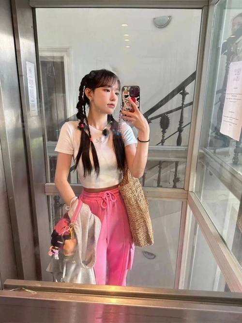 美女超大尺度私房照的相关介绍