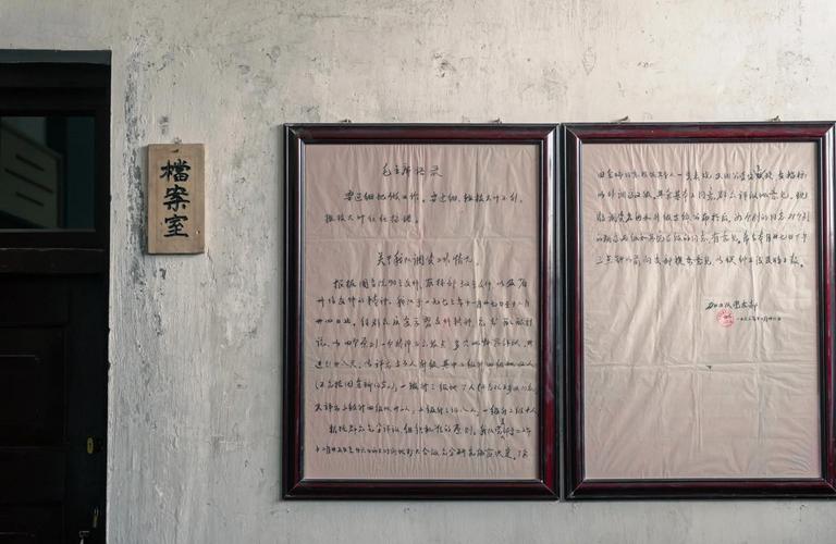 一边爽一边摸一边叫床的相关介绍