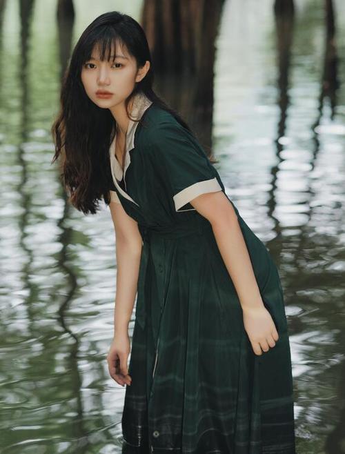 久久人妻少妇嫩草的相关介绍