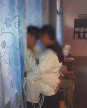 操到流白浆视频的相关介绍