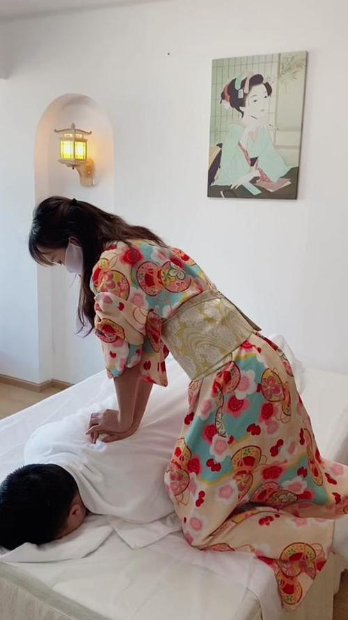 免费在线熟女人妻的相关介绍