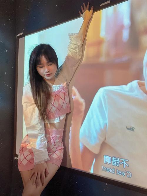 蜜桃av大胸美女被插出水的相关介绍