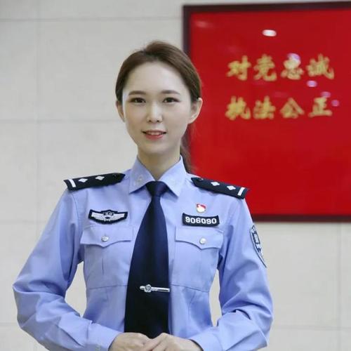 美女被扒开操的相关介绍