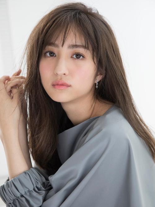 av黑丝美女在线观看的相关介绍