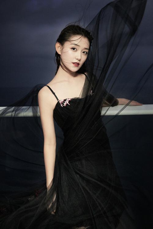 一女大战18男的相关介绍
