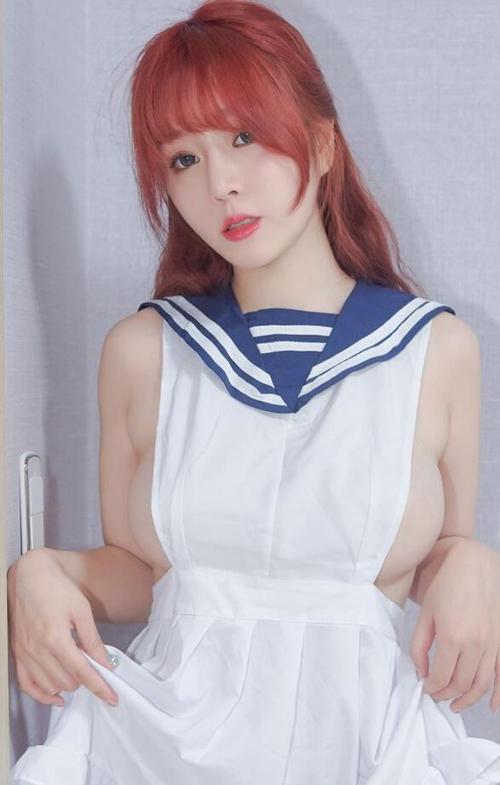 搭讪风骚女邻居av的相关介绍