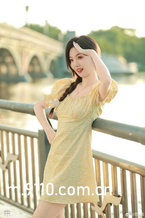操黑丝av的相关介绍