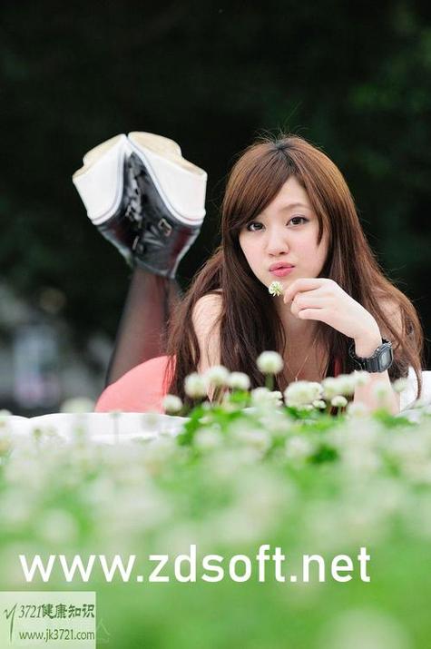 18禁美女久久的相关介绍